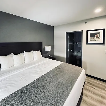 Capital Hotel Long Island City-2